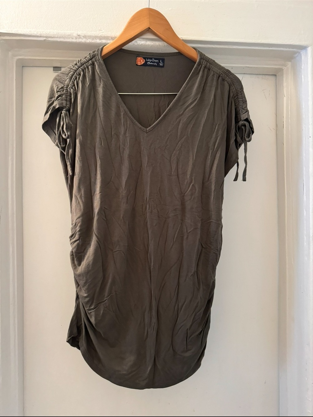Indigo Poppy Maternity Olive Tunic with V-Neck and Drawstring Sleeves size Large